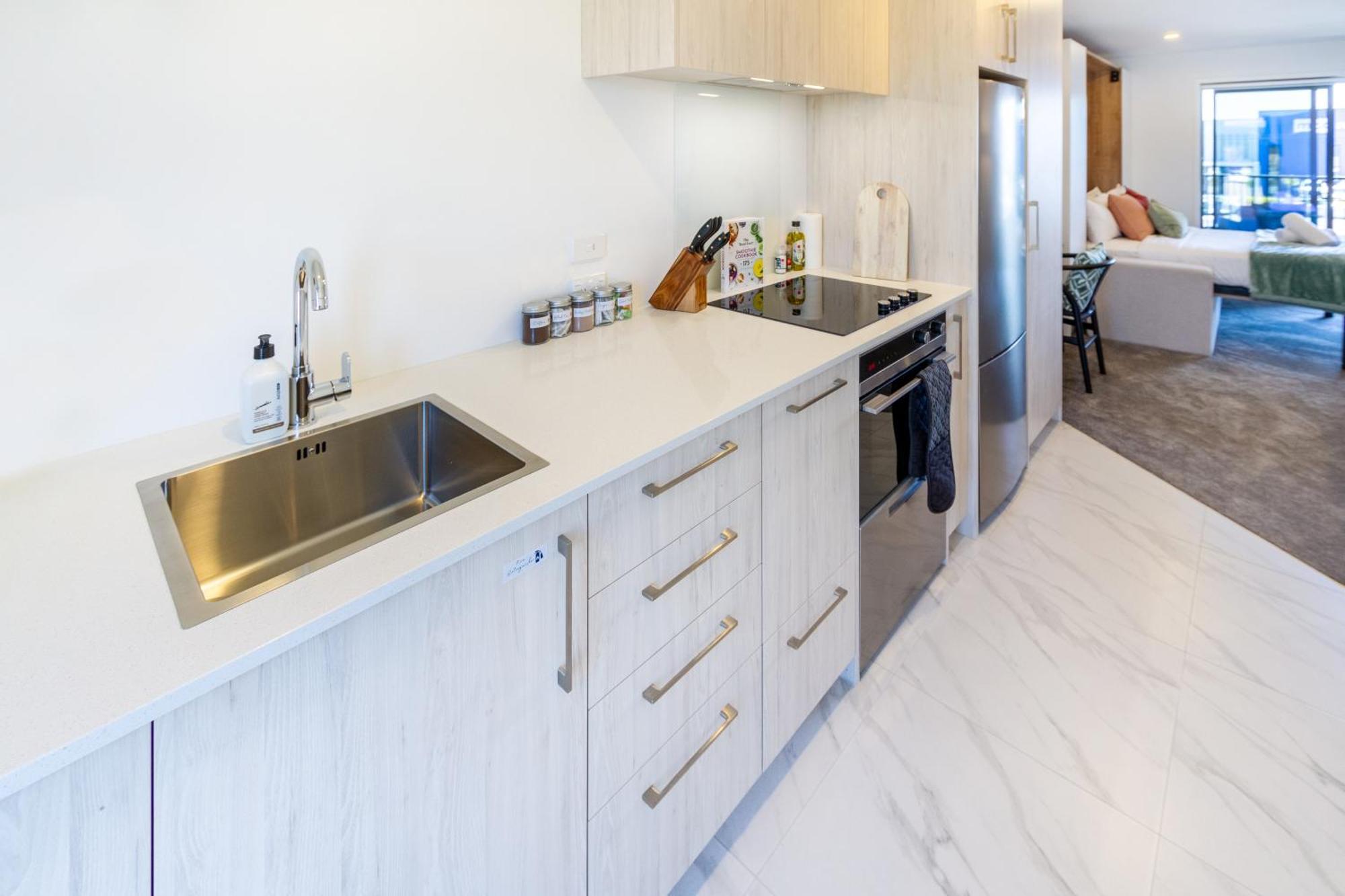 City Living: Upper Studio Haven On Wilmer Christchurch Eksteriør billede